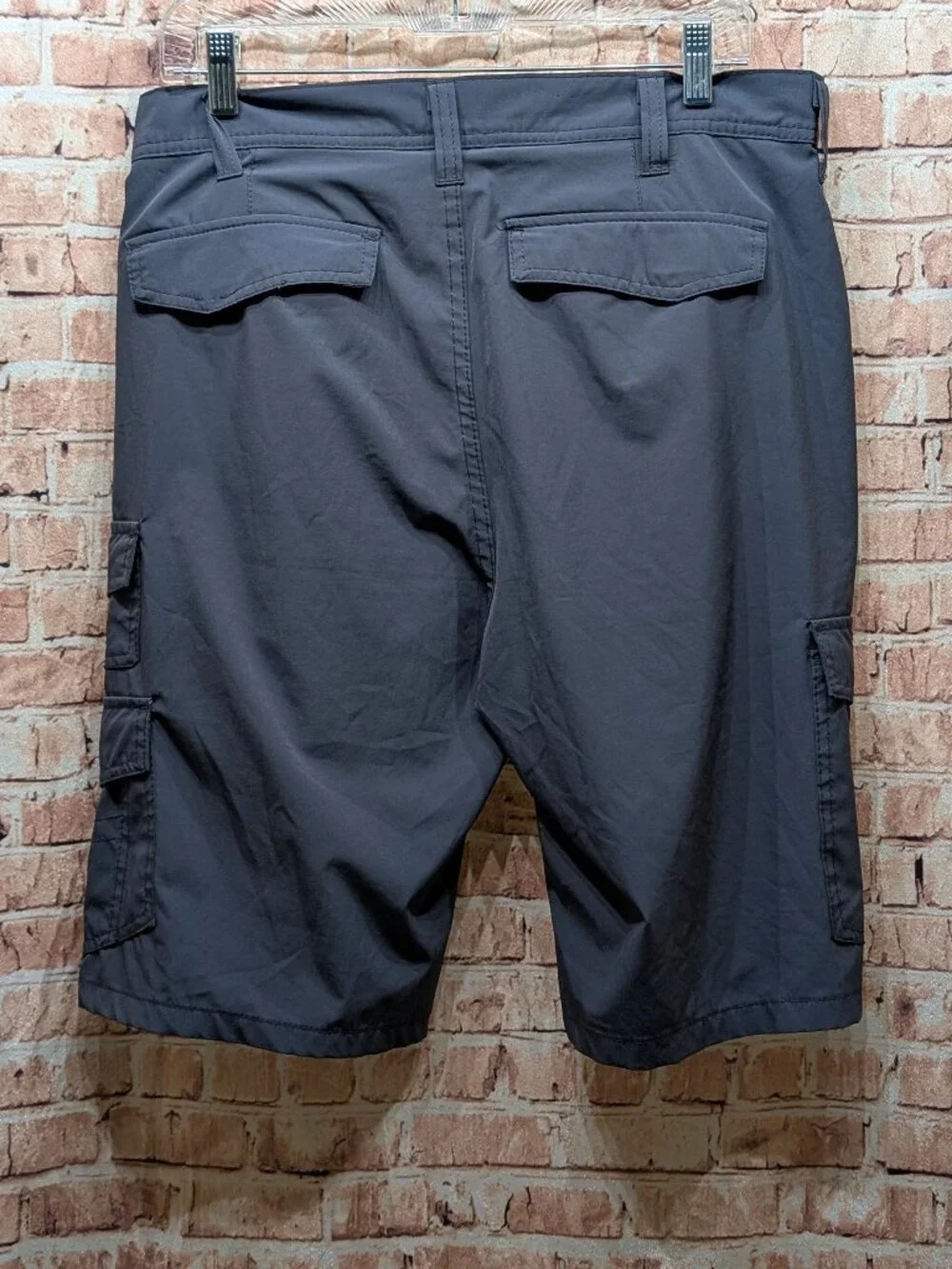 Iron Co. Men's Cargo Shorts in Charcoal Gray Size 32
